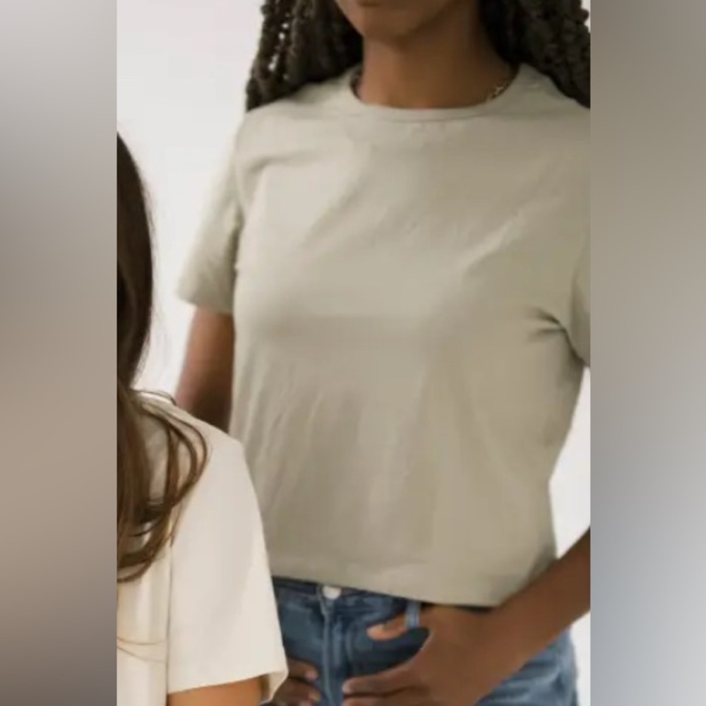 Polished Prints Mom Crop in light olive beige size M